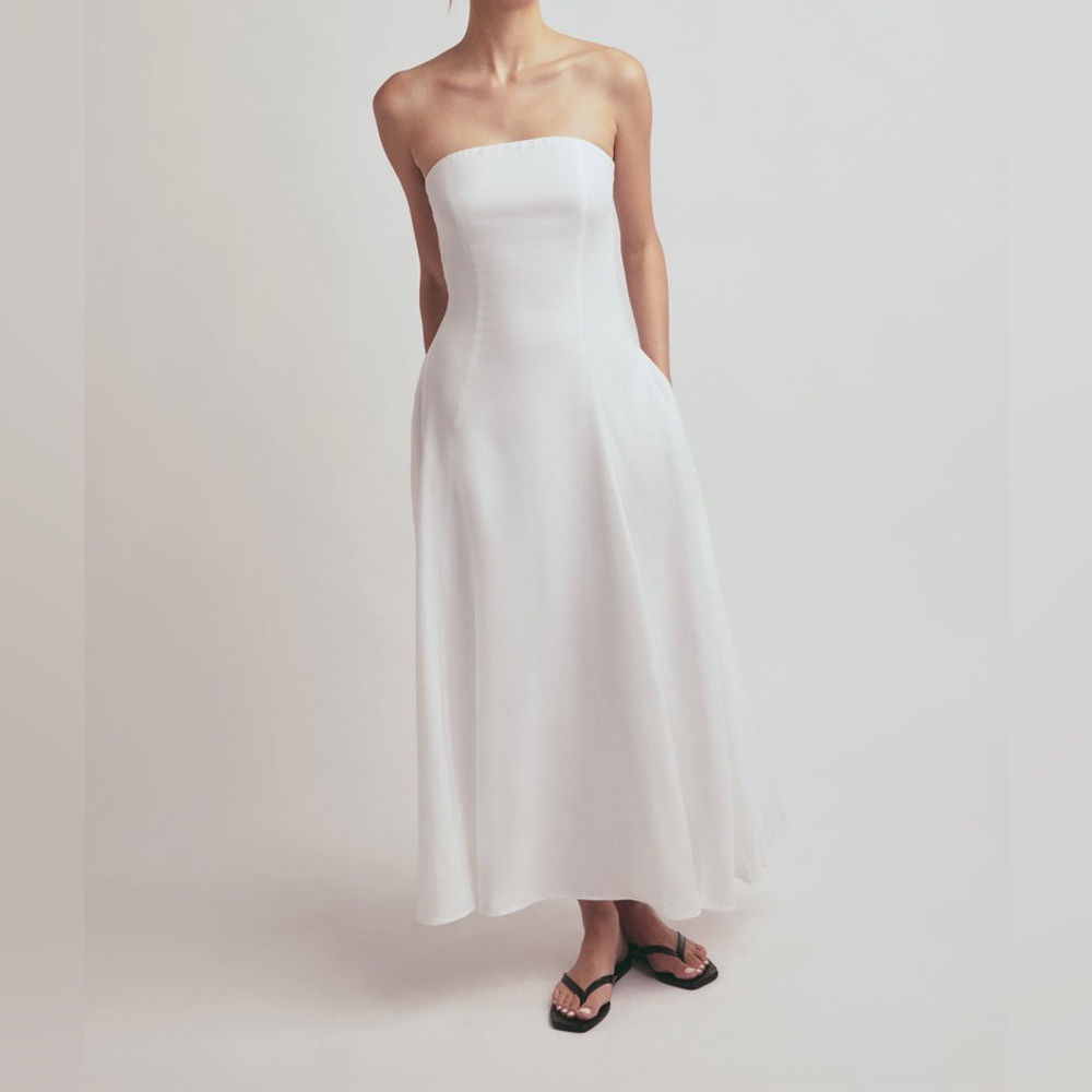 Elegant White Strapless Dress